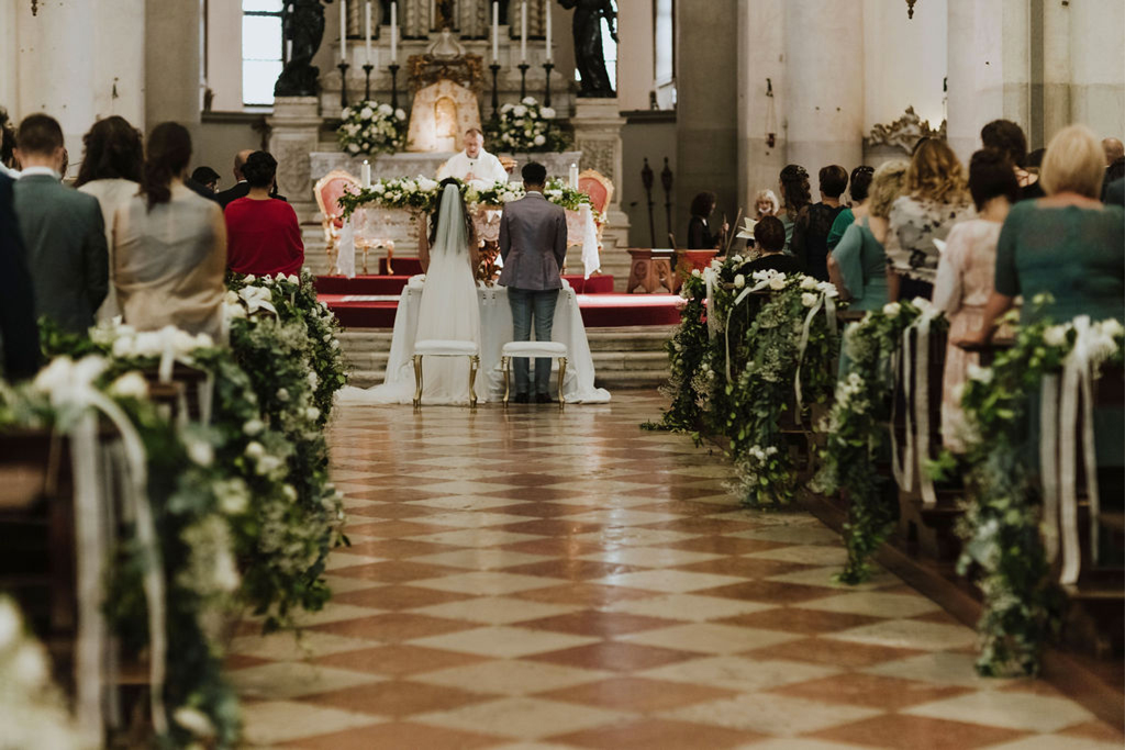 La navata centrale della Chiesa del Redentore a Venezia durante un matrimonio