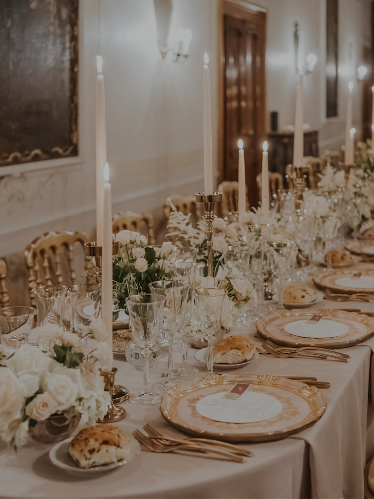 Venice Wedding planner: the table setting for a vintage wedding planned by Hecate Events in a Venetian Palace