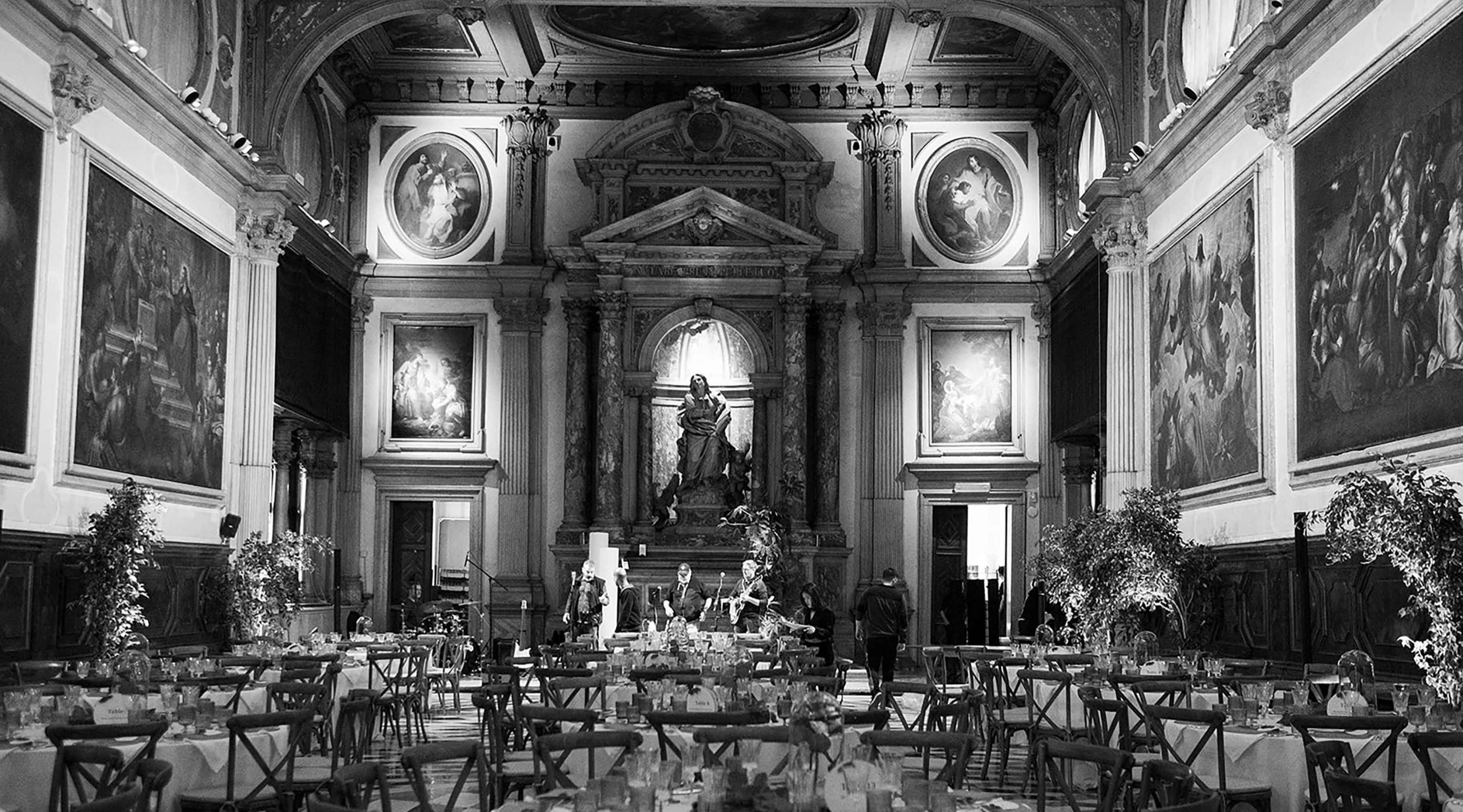 La sala della cena di gala in onore di Trevor Yeung per il Padiglione Hong Kong della Biennale Arte 2024