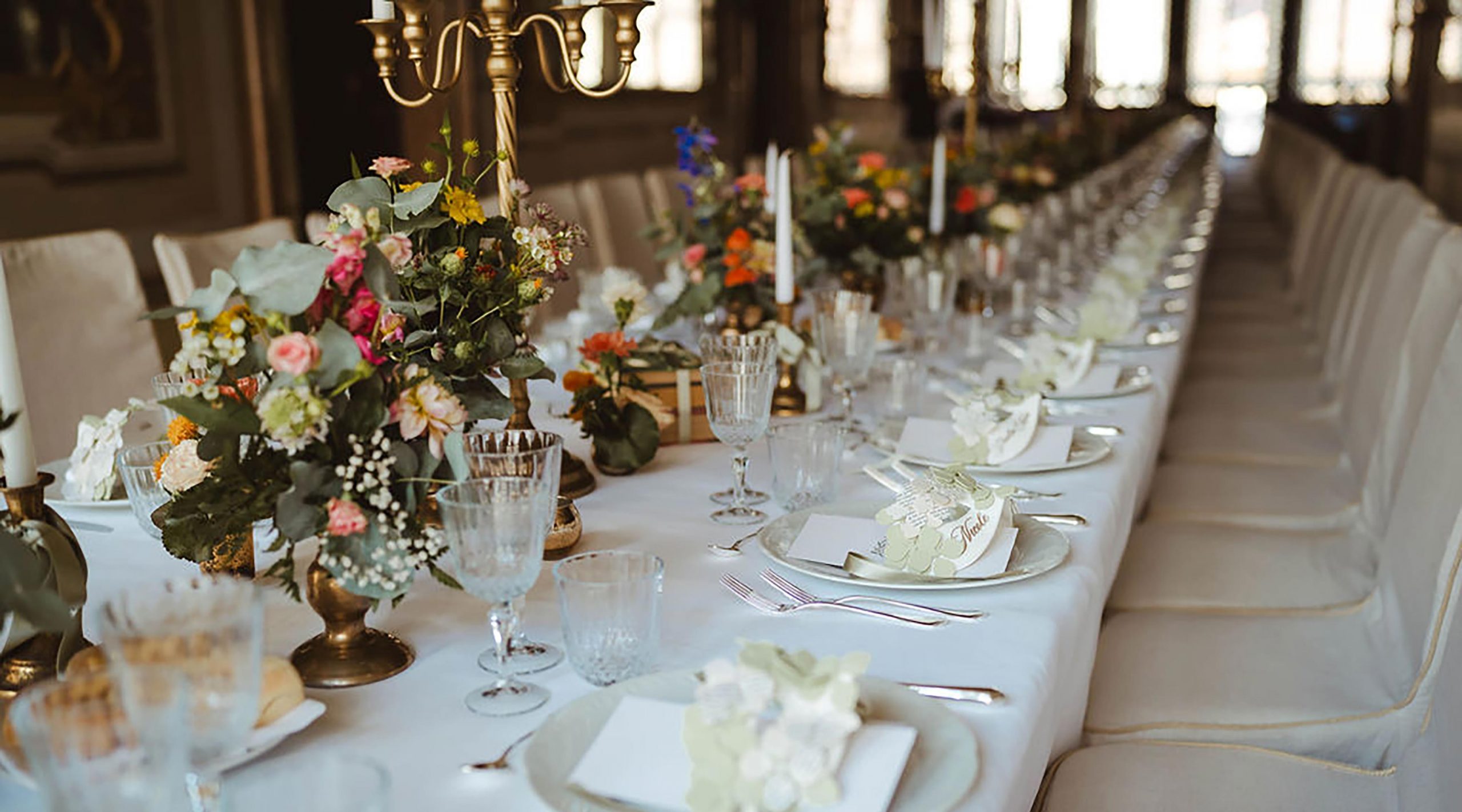 L'allestimento del tavolo imperiale per un matrimonio a Palazzo Zeno a Venezia
