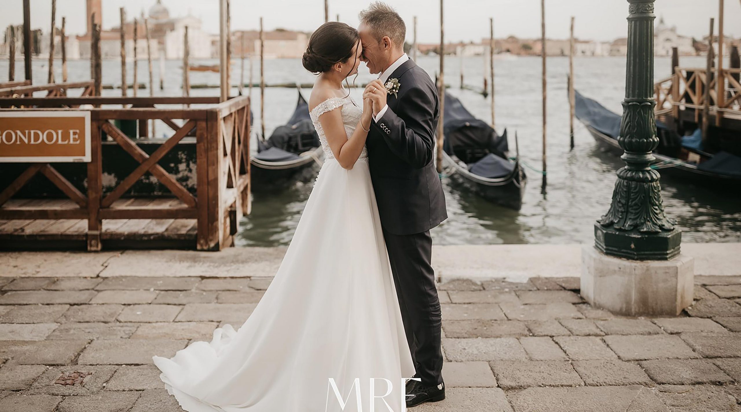Gli sposi di un matrimonio alla Locanda Cipriani