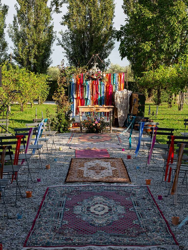 La cerimonia simbolica di un matrimonio LGBTQ+ alla Locanda Rosa Rosae a Treviso