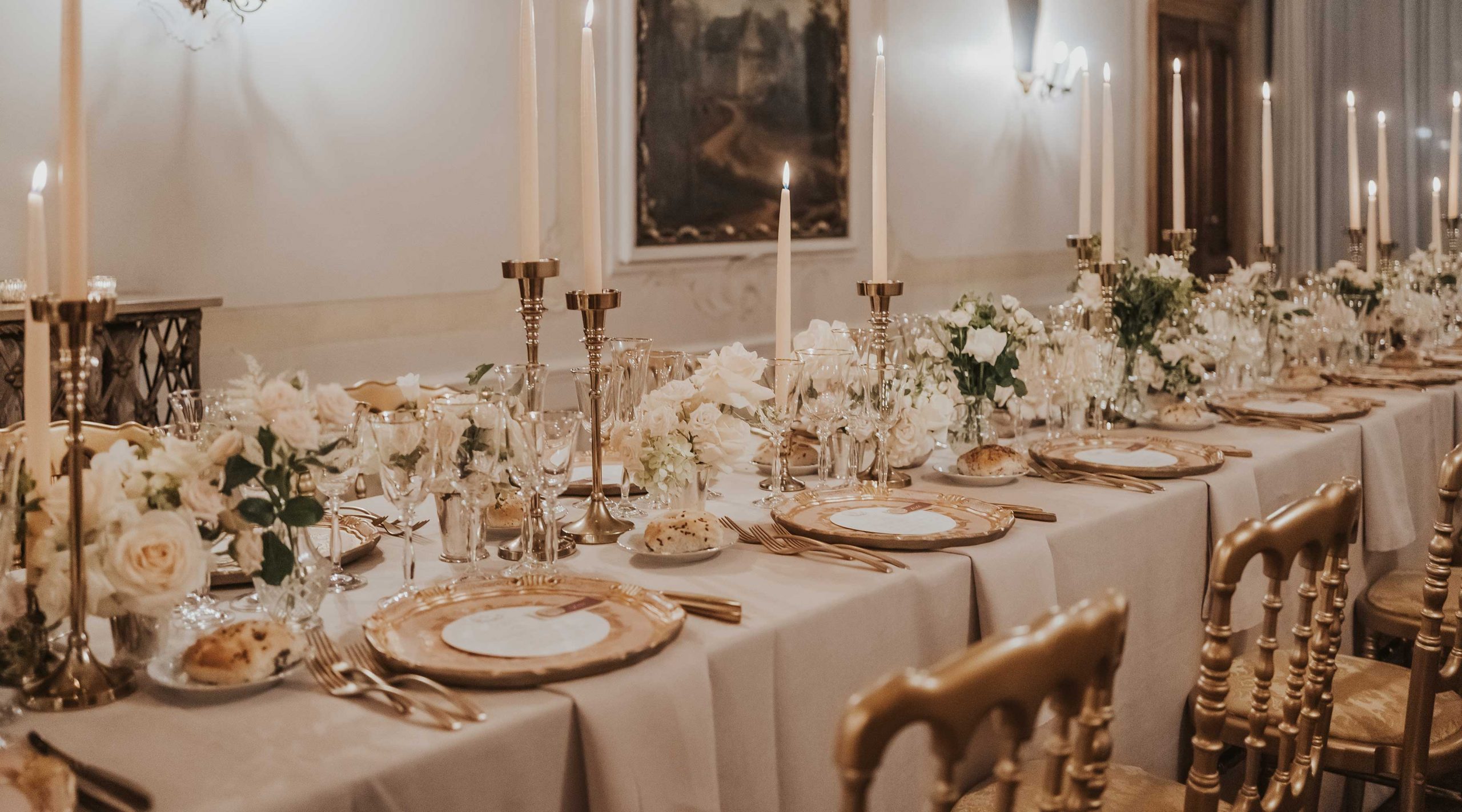 La mise en place di un matrimonio vintage a Venezia