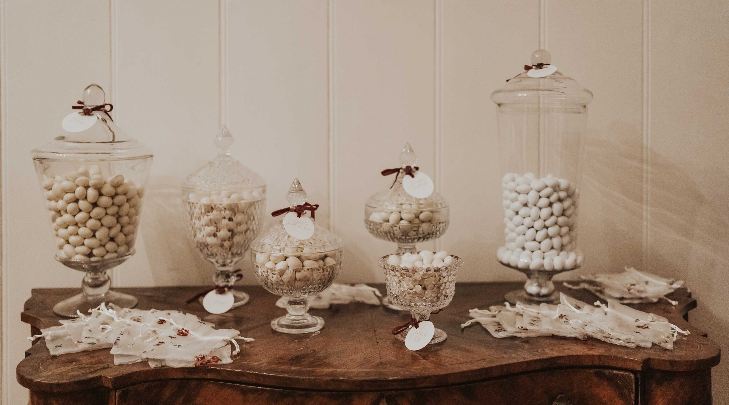 Il tavolo confetti di un matrimonio vintage a Venezia